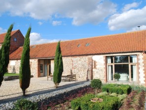 4 Bedroom Converted Milking Parlour in North Barsham, Norfolk, England